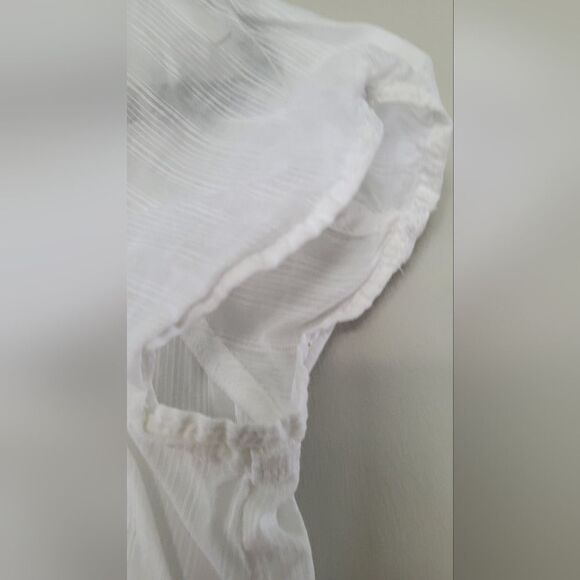 FINAL SALE🌷Ruehl White Button down top size Small - Picture 11 of 16